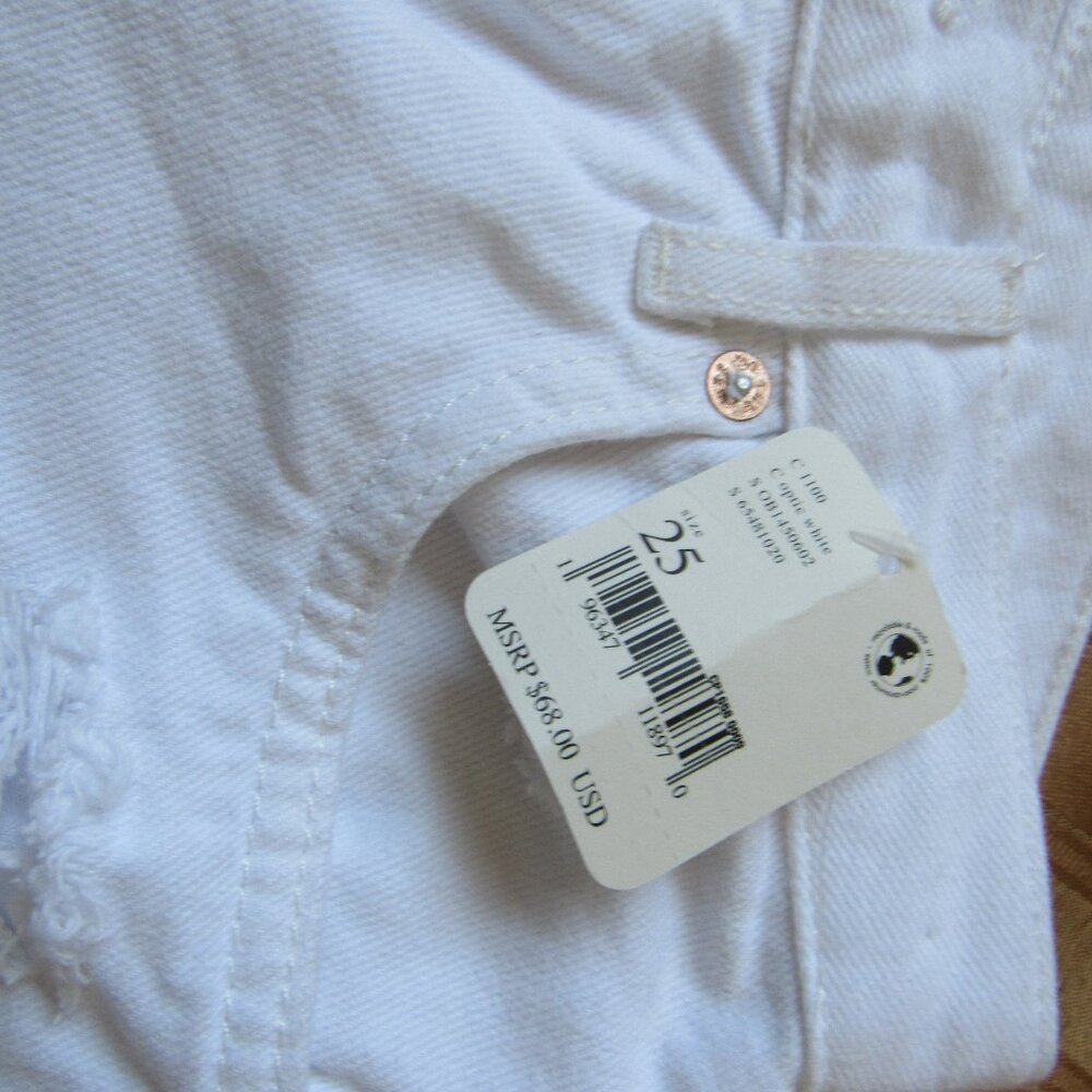 NWT WE THE FREE People Cut-Off Shorts DISTRESSED White Denim BUTTON-FLY ,25 - Picture 3 of 7